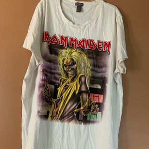 L-XL shirts from H&M, PacSun, ASOS, and Forever 21